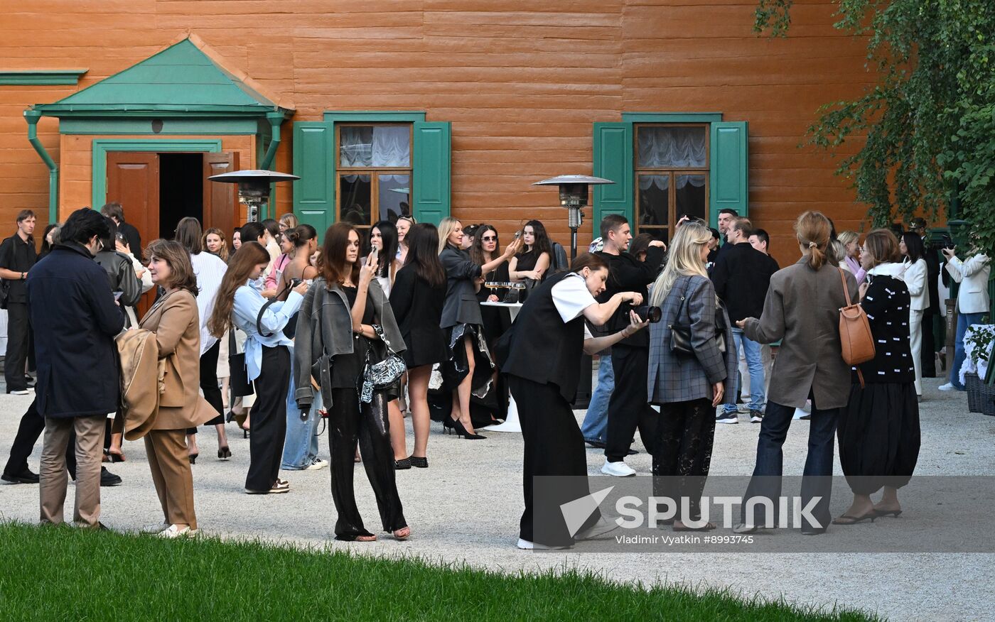 Russia Moscow Fashion Week Ruban