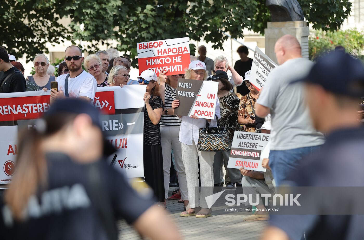 Moldova Pobeda Bloc Restriction