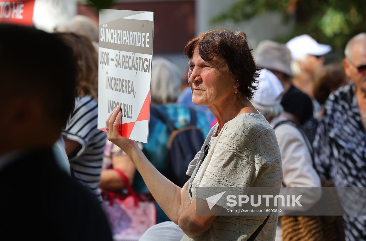 Moldova Pobeda Bloc Restriction