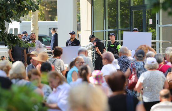 Moldova Pobeda Bloc Restriction