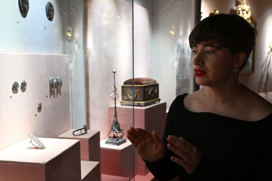 Russia Rhinestone Jewelry Exhibition