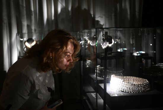 Russia Rhinestone Jewelry Exhibition