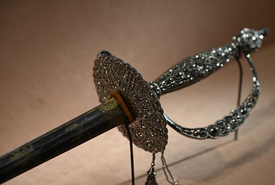 Russia Rhinestone Jewelry Exhibition