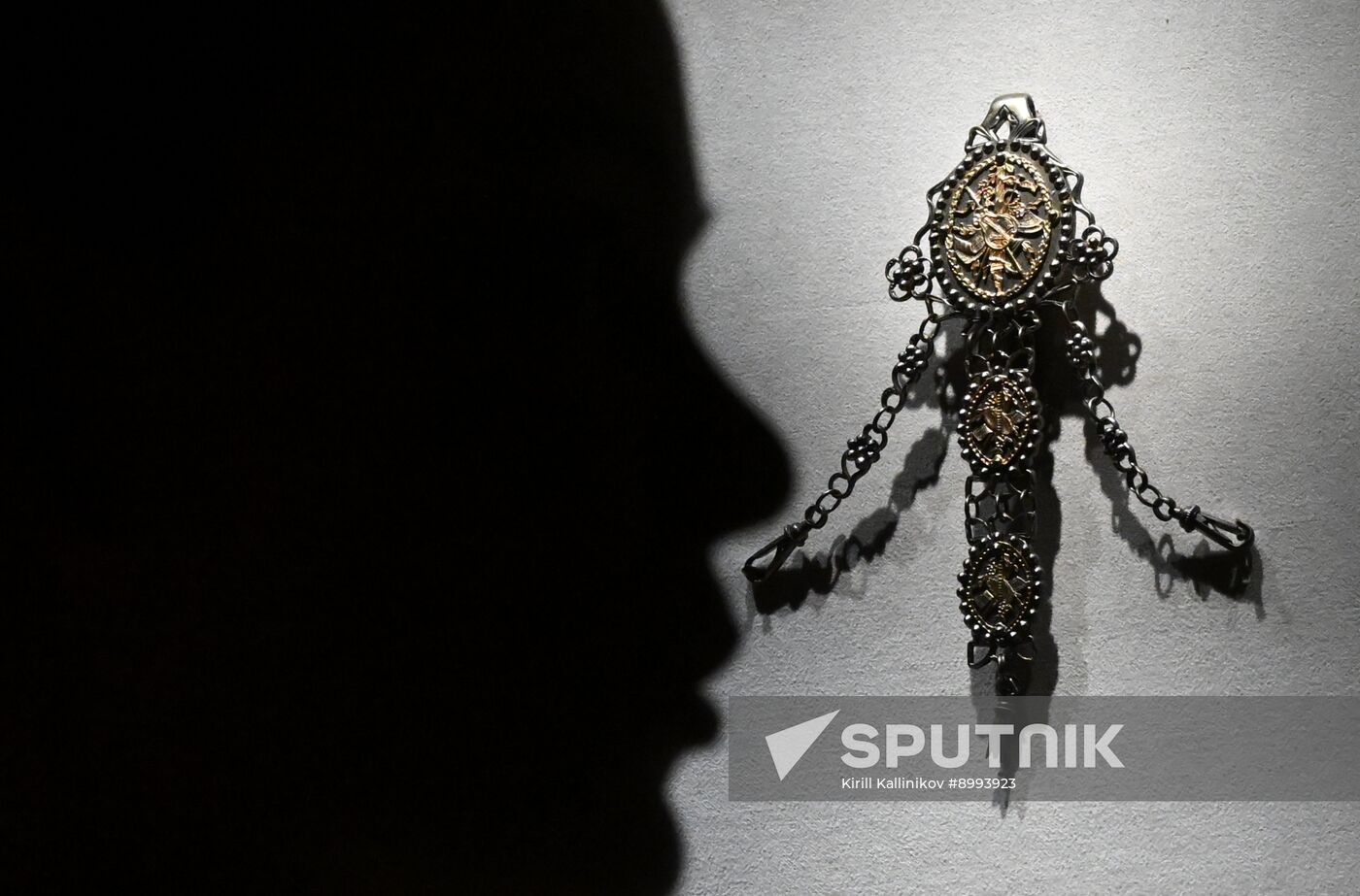 Russia Rhinestone Jewelry Exhibition