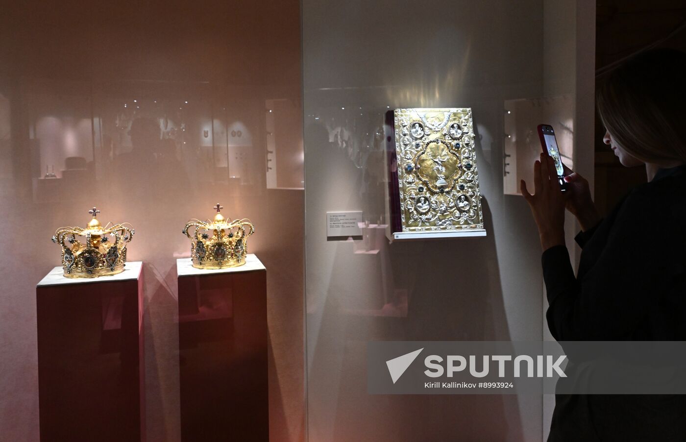 Russia Rhinestone Jewelry Exhibition