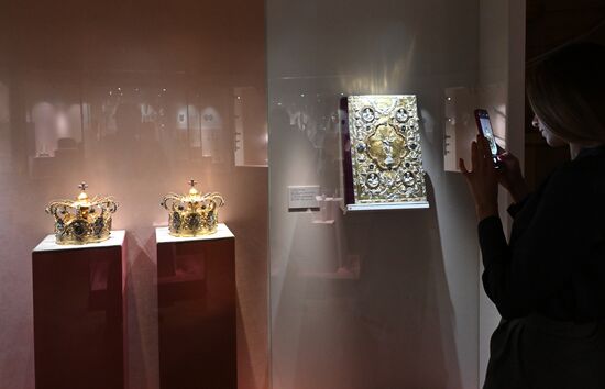 Russia Rhinestone Jewelry Exhibition