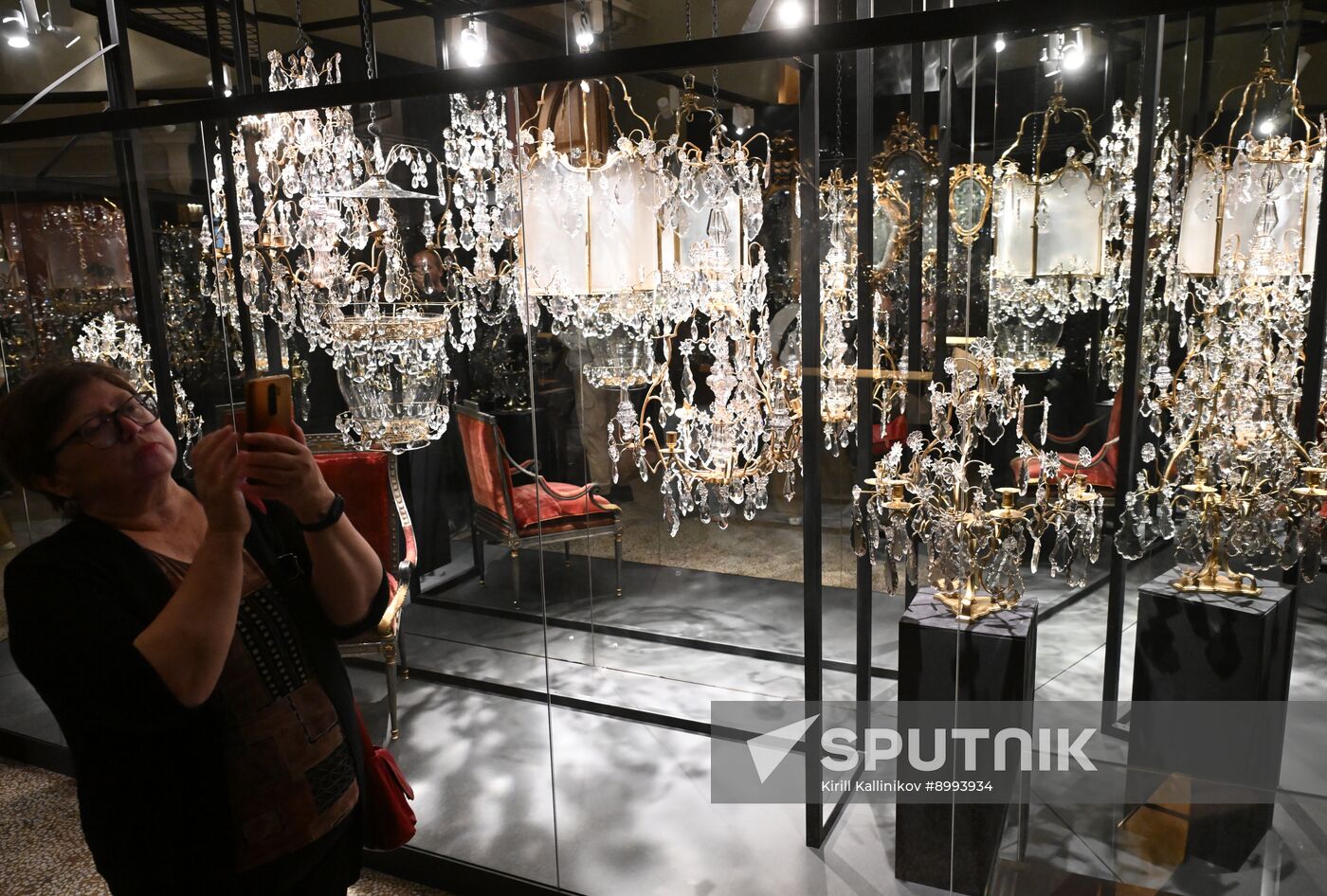 Russia Rhinestone Jewelry Exhibition