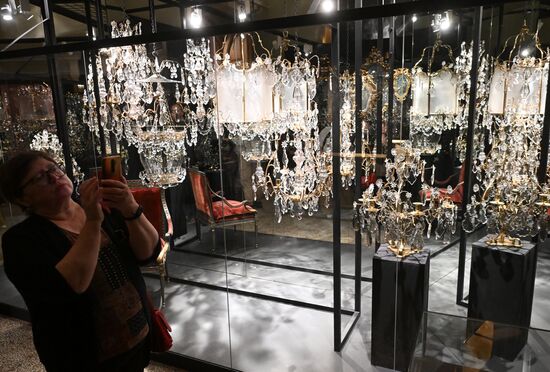 Russia Rhinestone Jewelry Exhibition