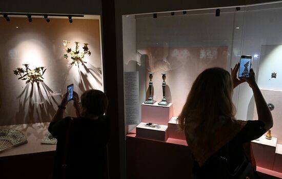Russia Rhinestone Jewelry Exhibition