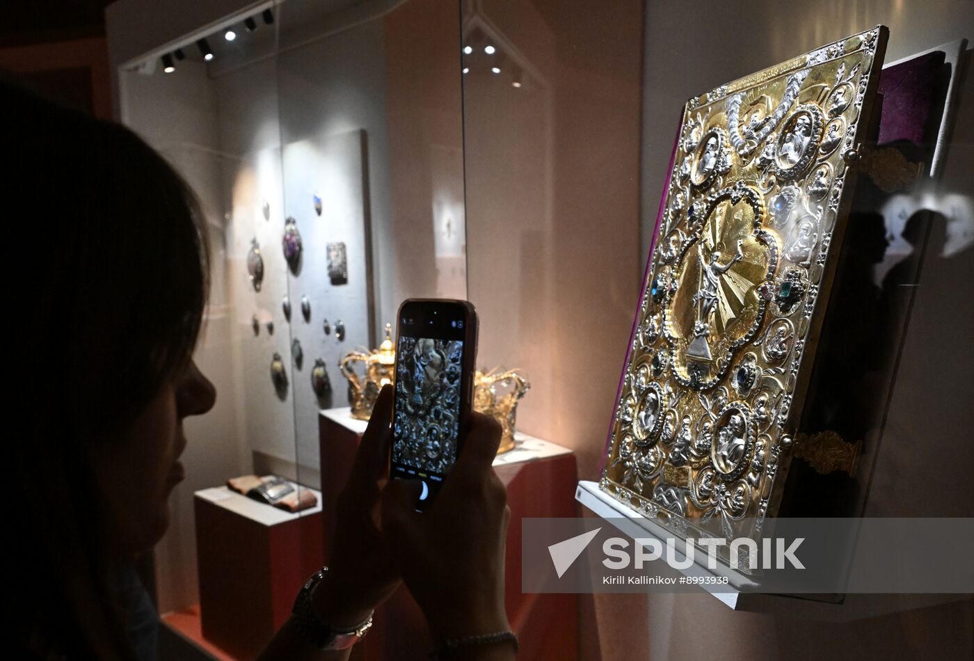 Russia Rhinestone Jewelry Exhibition