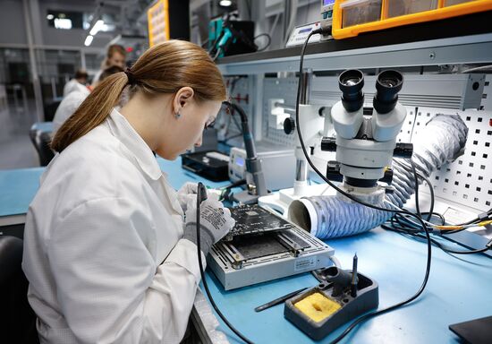 Russia Electronics Industry