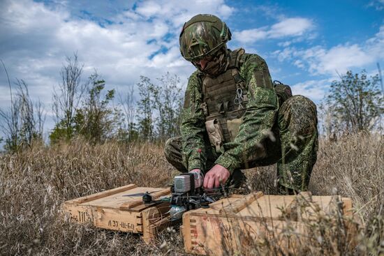 Russia Ukraine Military Operation Assault Units Training