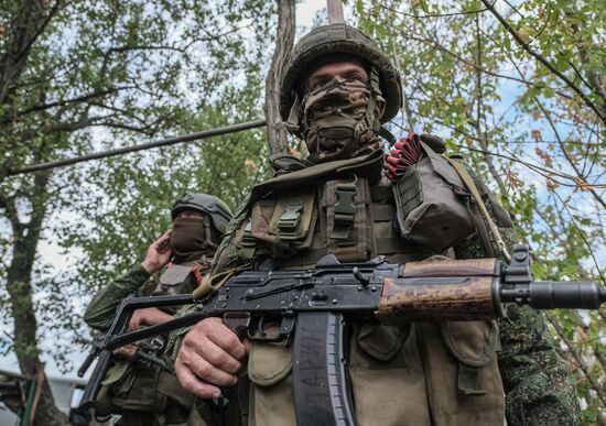 Russia Ukraine Military Operation Assault Units Training