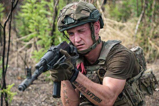 Russia Ukraine Military Operation Assault Units Training