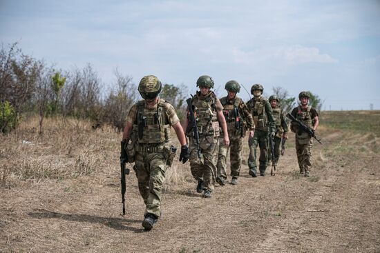 Russia Ukraine Military Operation Assault Units Training
