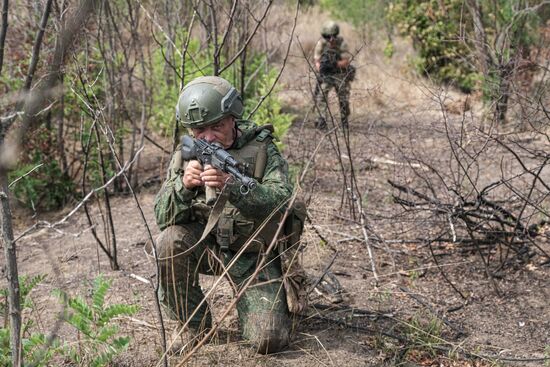 Russia Ukraine Military Operation Assault Units Training