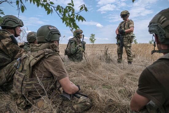 Russia Ukraine Military Operation Assault Units Training