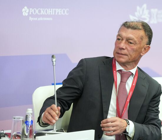 EEF-2025. The Creative Economy: A New Growth Model for the Far East