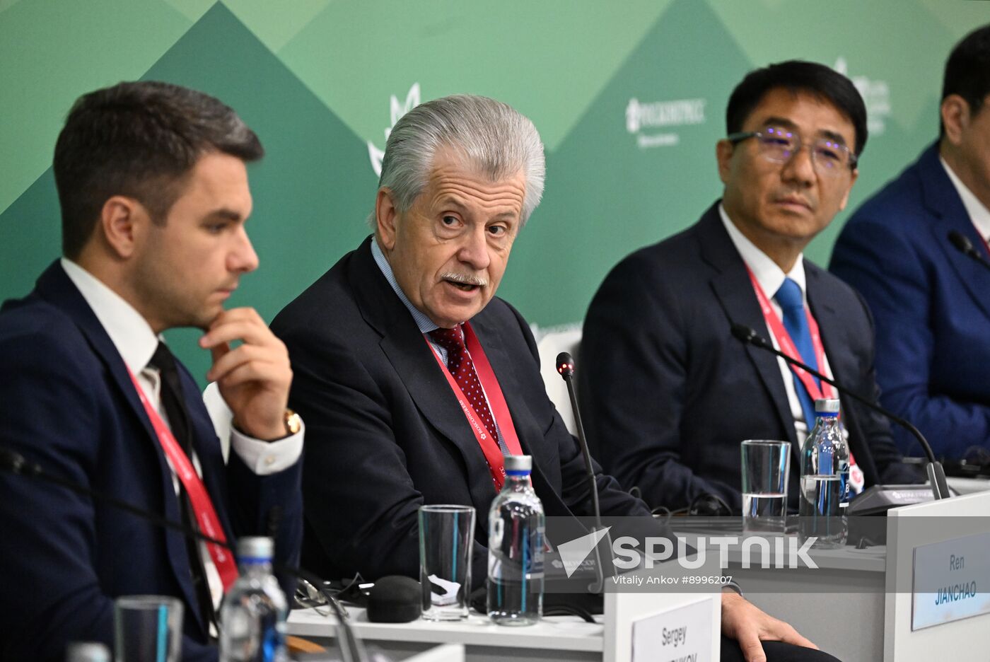 EEF-2025. International Advanced Special Economic Zones and Transport Corridors in the Far East: What Next?