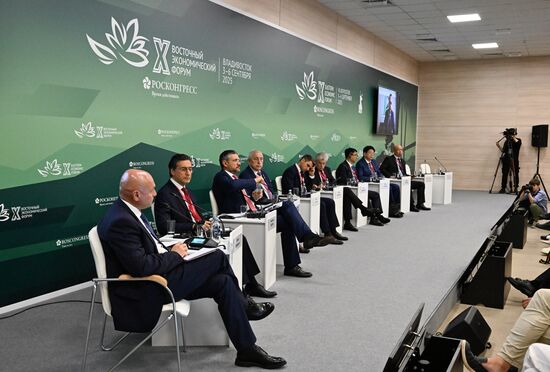 EEF-2025. International Advanced Special Economic Zones and Transport Corridors in the Far East: What Next?