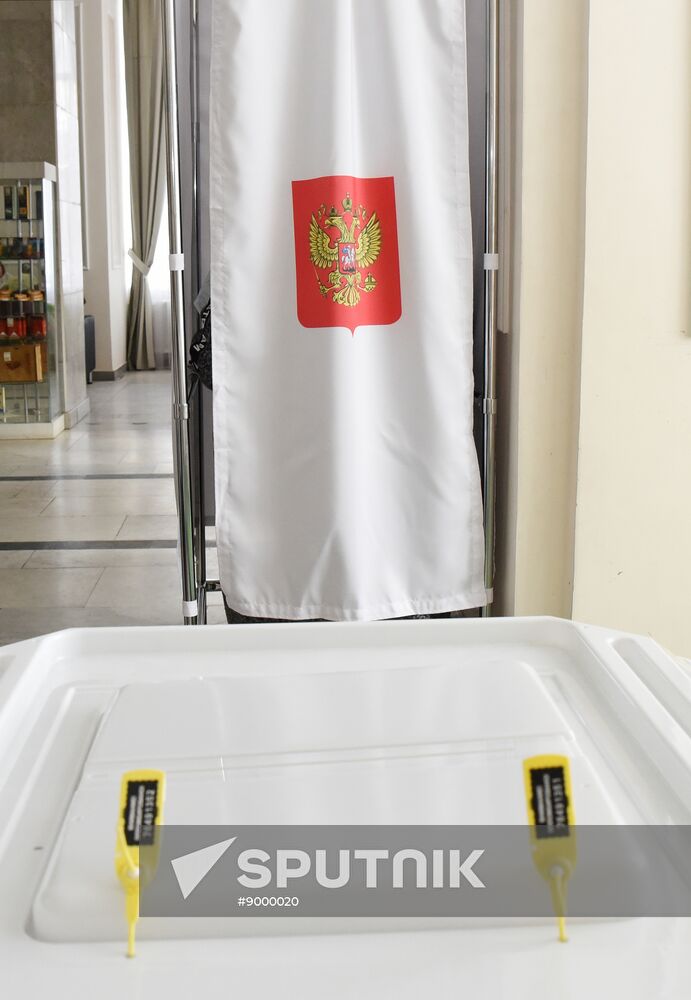 Russia Elections Early Voting