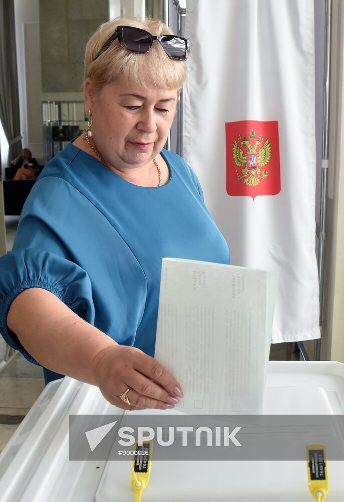 Russia Elections Early Voting