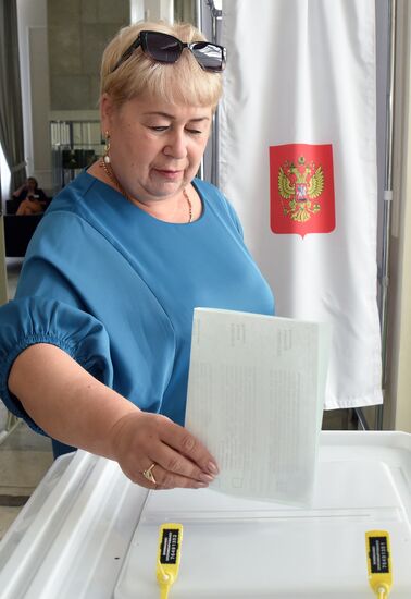 Russia Elections Early Voting