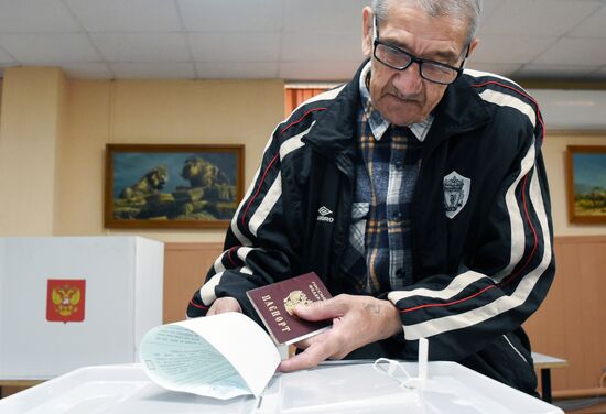 Russia Elections Early Voting