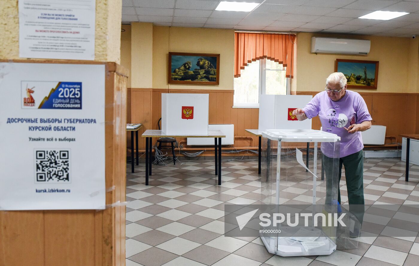 Russia Elections Early Voting