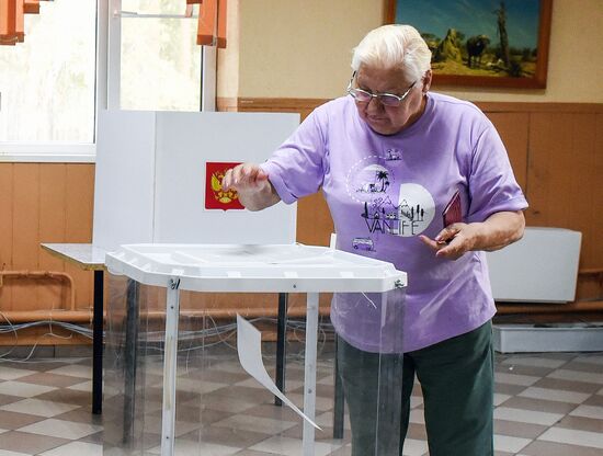 Russia Elections Early Voting