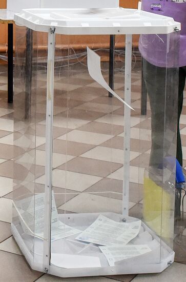 Russia Elections Early Voting