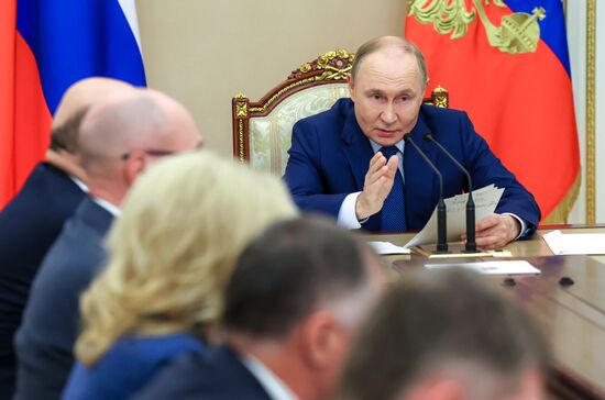 Russia Putin Economy