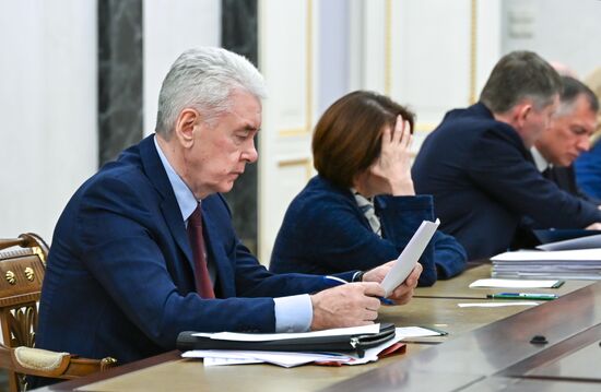 Russia Putin Economy