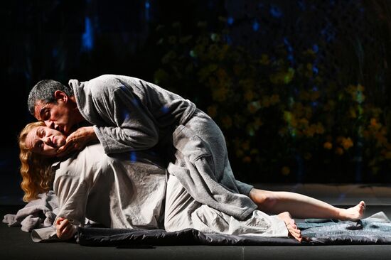 Russia Theatre 4 Days in Frame 25