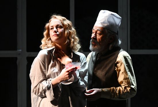Russia Theatre 4 Days in Frame 25