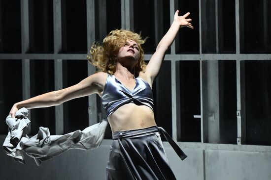 Russia Theatre 4 Days in Frame 25