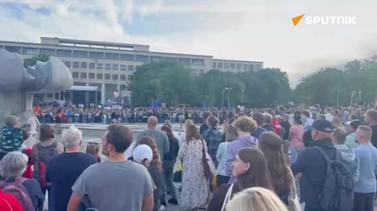 Bratislava citizens protest Fico’s policies that push Slovaks into poverty
