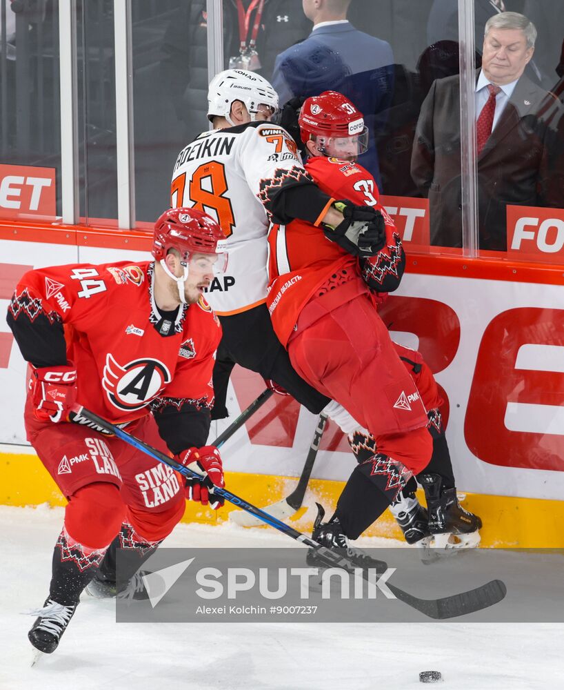 Russia Ice Hockey Kontinental League Avtomobilist - Traktor