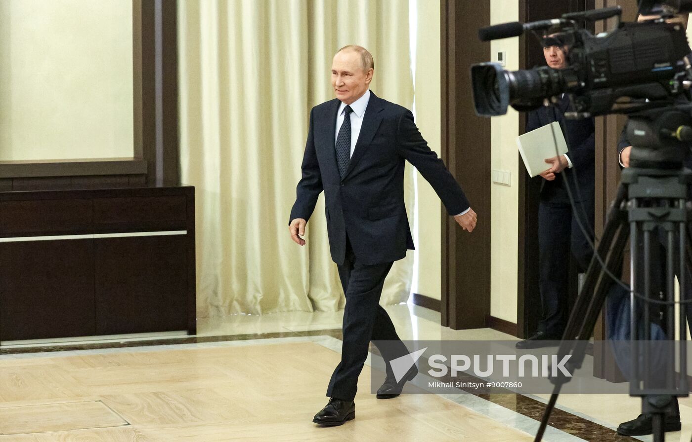 Russia Putin Parliament