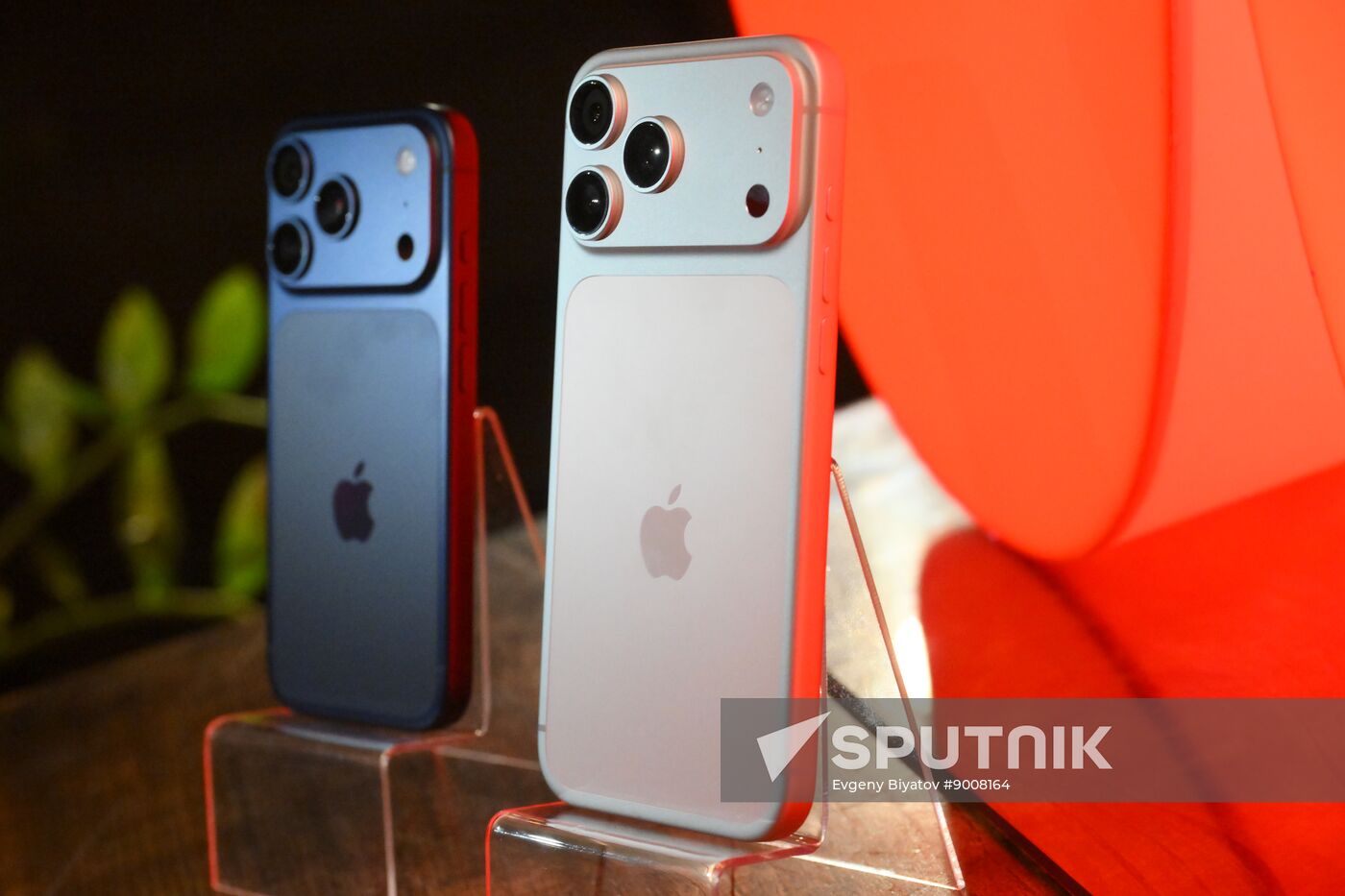 Russia Apple New iPhone