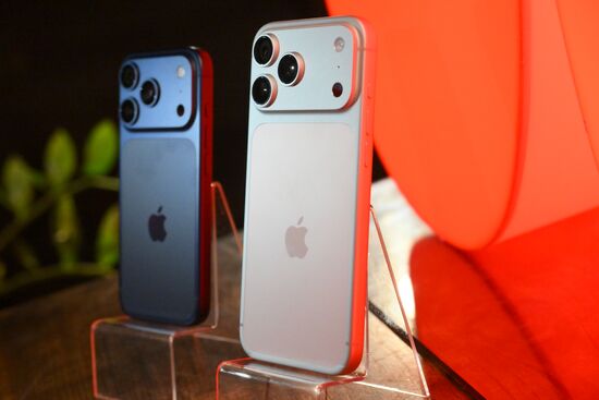 Russia Apple New iPhone