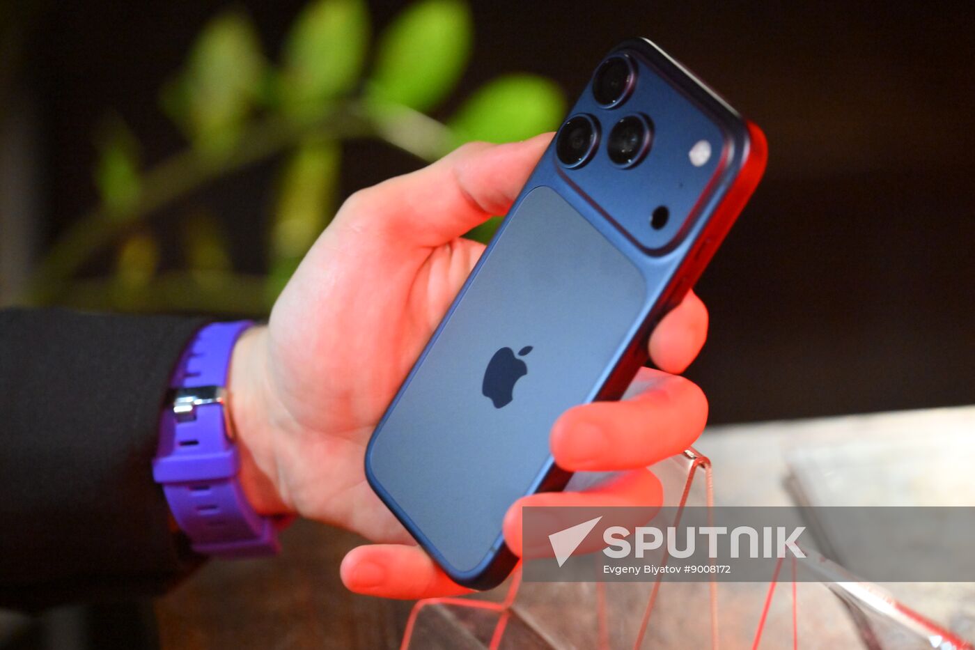 Russia Apple New iPhone
