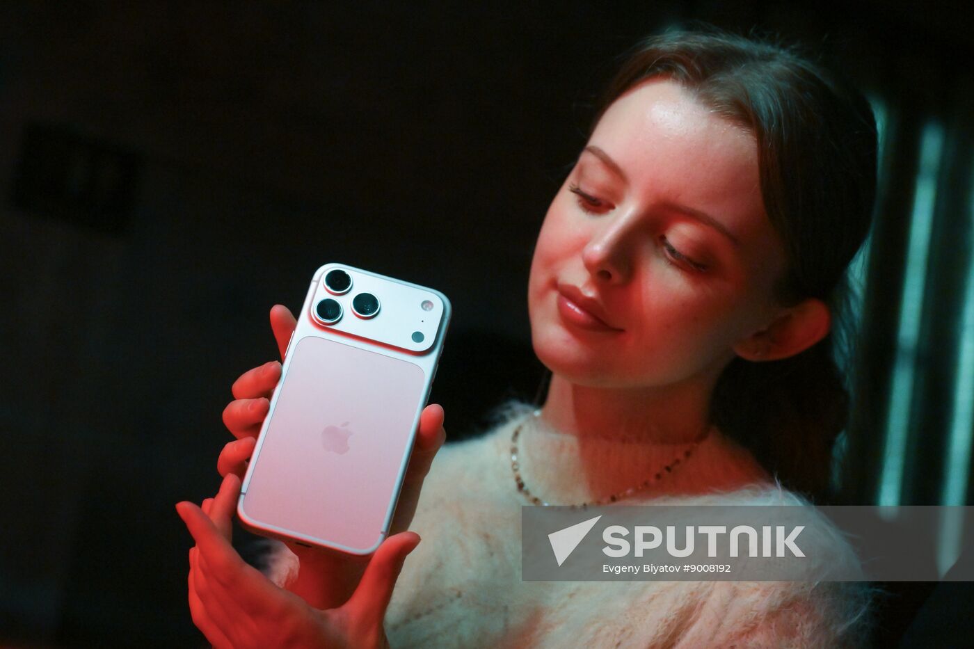 Russia Apple New iPhone