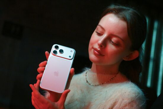 Russia Apple New iPhone