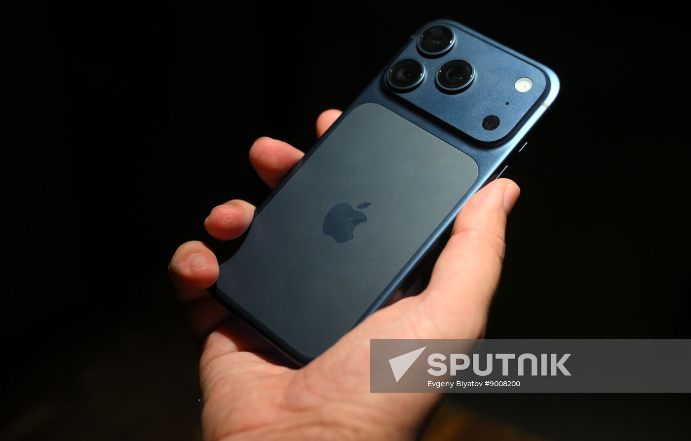 Russia Apple New iPhone