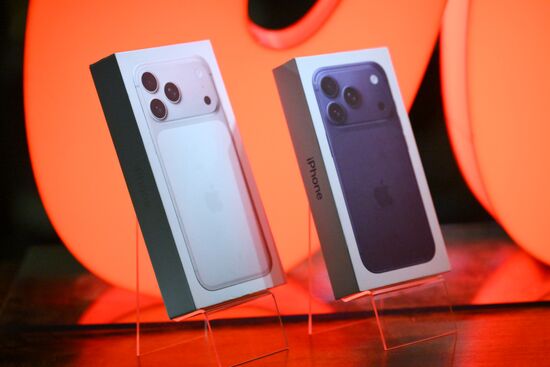 Russia Apple New iPhone