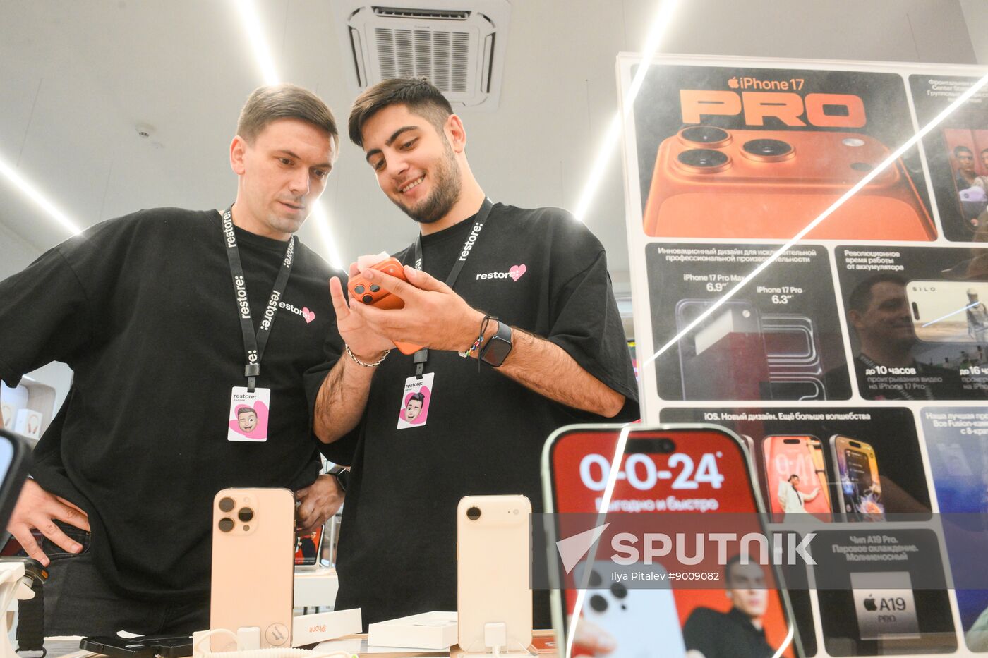 Russia Apple New iPhone Sales