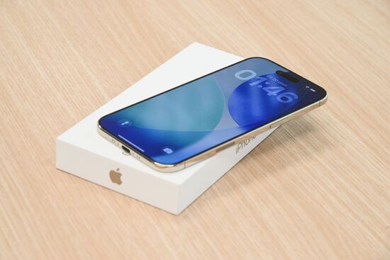 Russia Apple New iPhone Sales