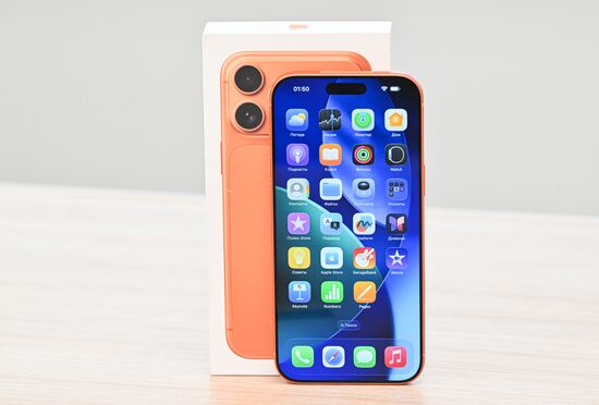 Russia Apple New iPhone Sales
