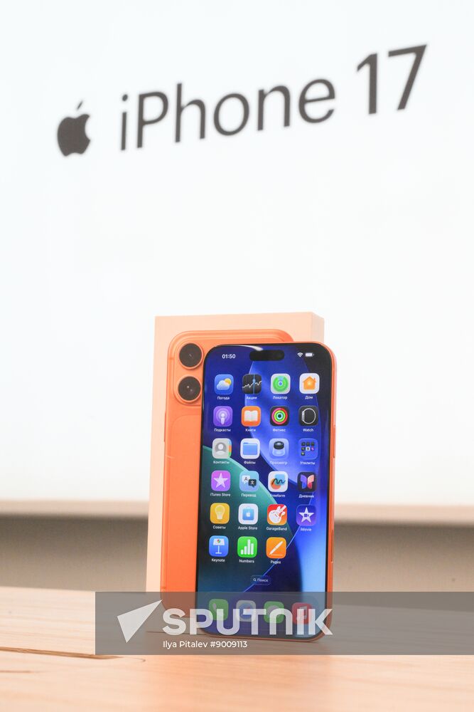 Russia Apple New iPhone Sales
